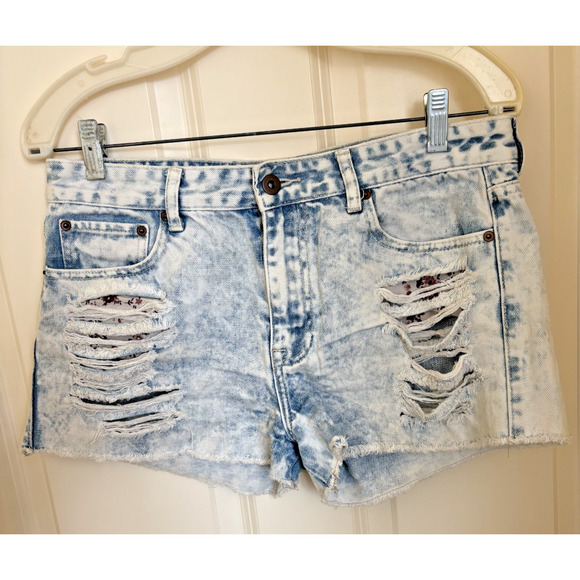 Forever 21 Cutoff Stretch Jean Shorts Womens Size 29 Acid Distressed Denim Blue - Picture 1 of 4